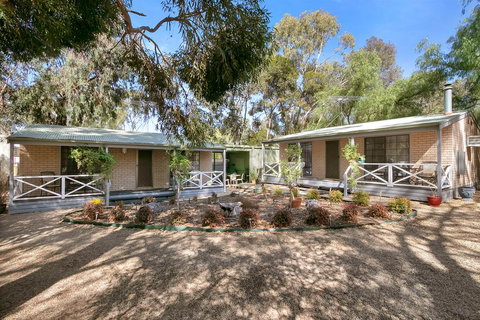 Barossa Country Cottages - Your Accommodation 1