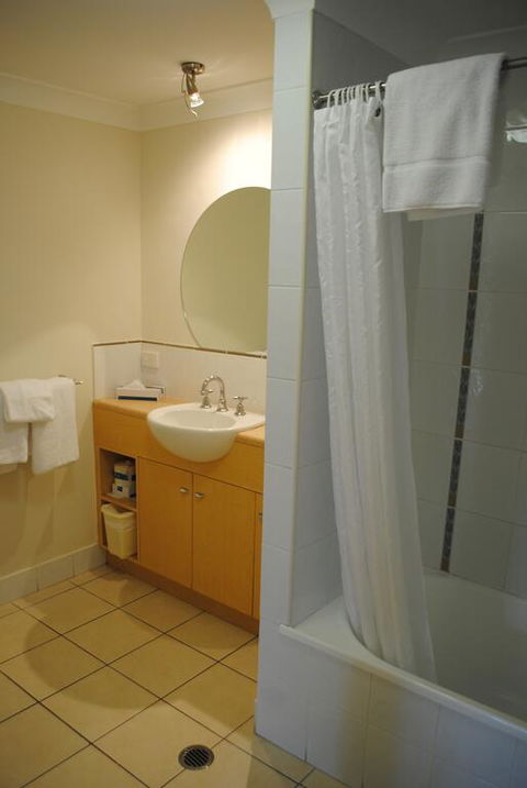 Bay Village Tropical Retreat & Apartments - Your Accommodation 3