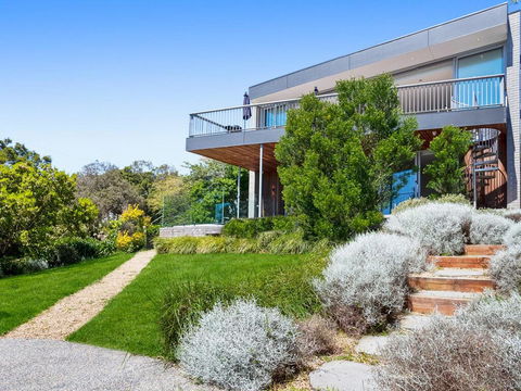 Bay Vista - Amazing Bay Views With The Beach At Your Doorstop! - Your Accommodation 3