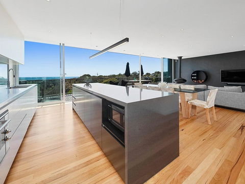 Bay Vista - Amazing Bay Views With The Beach At Your Doorstop! - Your Accommodation 2
