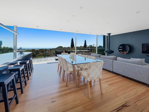 Bay Vista - Amazing Bay Views With The Beach At Your Doorstop! - Your Accommodation 1
