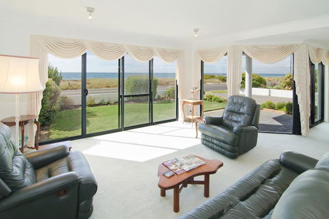 Bayside Beauty - Your Accommodation 3