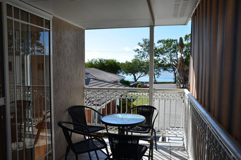 Bayz On The River - Your Accommodation 2
