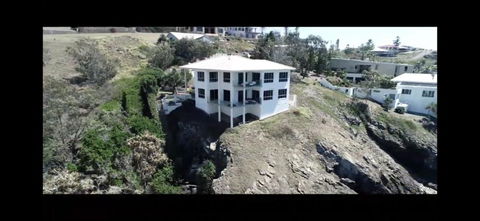 Beach Front Pandanus Cove - Your Accommodation 2
