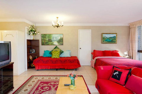 Beach Haven Studio - Your Accommodation 3