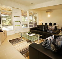 Beach House Apartments - Your Accommodation