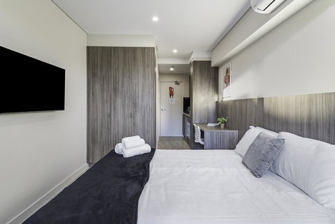 BEACH LOCATION STUDIO // CLOVELLY 2 - Your Accommodation 2