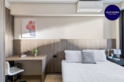 BEACH LOCATION STUDIO // CLOVELLY 2 - Your Accommodation 0