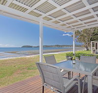 Beached Inn' 93 Foreshore Drive - Spacious beach front house - Your Accommodation