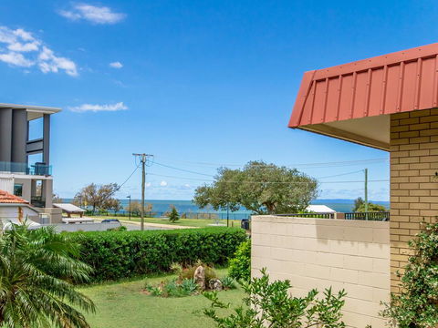 Beachfront Apt With Private Pool - Your Accommodation 3