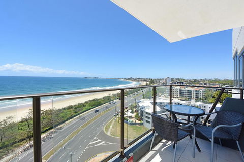 Beachfront Towers - Your Accommodation 1