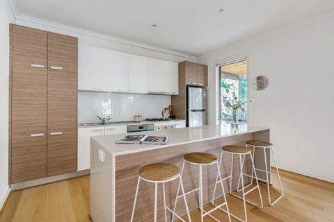 Ringtail Retreat - Contemporary Family Comforts - Your Accommodation 3