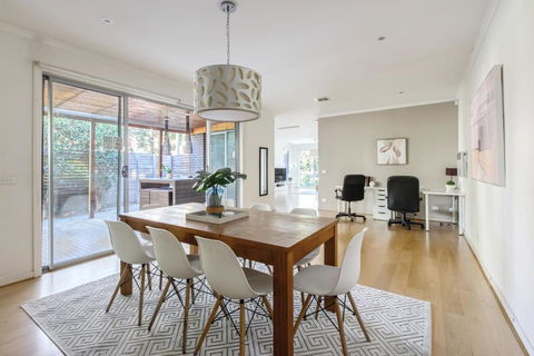 Ringtail Retreat - Contemporary Family Comforts - Your Accommodation 1