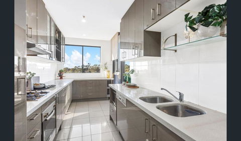 Resort Style 1 Or 2 Bedroom With Pool And Free Parking - Your Accommodation 3