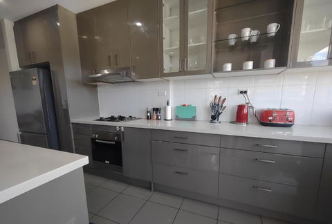 Resort Style 1 Or 2 Bedroom With Pool And Free Parking - Your Accommodation 2