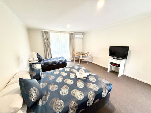 Redgum Motel - Your Accommodation 3