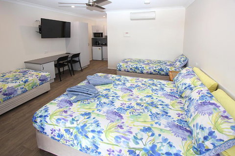 Reef Gardens Motel - Your Accommodation 3