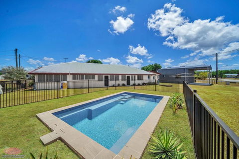 Reef Shack Beach Vibes Stroll To The Beach - Your Accommodation 0