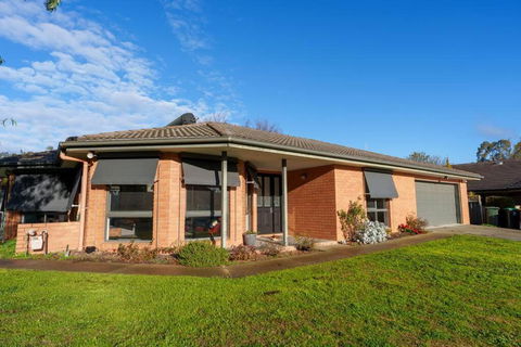 Relaxing 3bd In Tranquil Setting - Your Accommodation 0