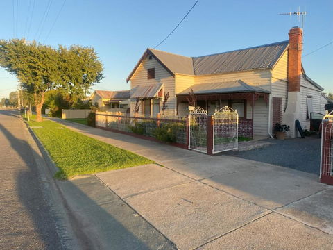 Relaxing On Vale B & B - Your Accommodation 0