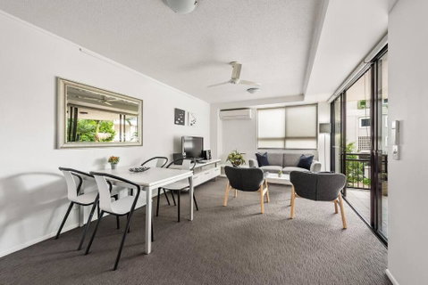 Resort Living - 10mins CBD - 2Bed / 2Bath / 1Car - Your Accommodation 0