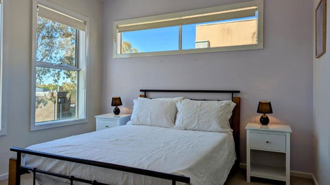 Retreat Townhouse Pentridge Village - Your Accommodation 2