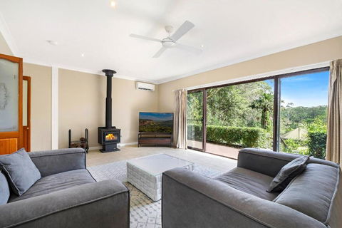Retreat W Pool On Acreage - Your Accommodation 1