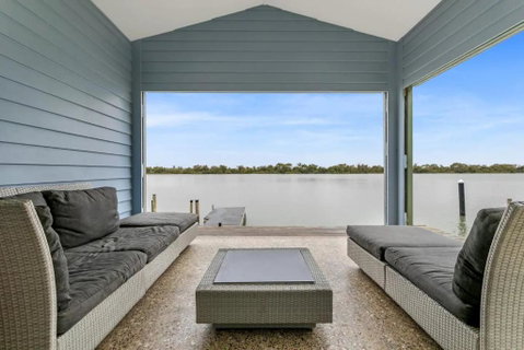 River Life - Your Accommodation 3