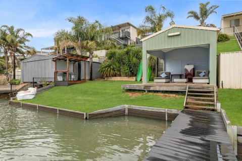 River Life - Your Accommodation 1