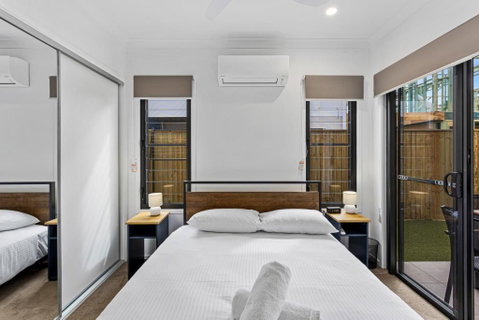 Riverside 3-Bed Home With Study Nook And BBQ - Your Accommodation 2