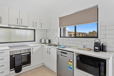 Riverside 3-Bed Home With Study Nook And BBQ - Your Accommodation 3
