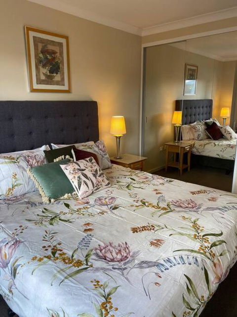 RIVERSIDE CITY VIEW PARKING NETFLIX WIFI WINE FREE - Your Accommodation 1