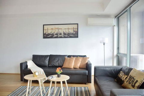 RiverView Spacious 3BR2Bath2Car WifiPoolGym Crown - Your Accommodation 0