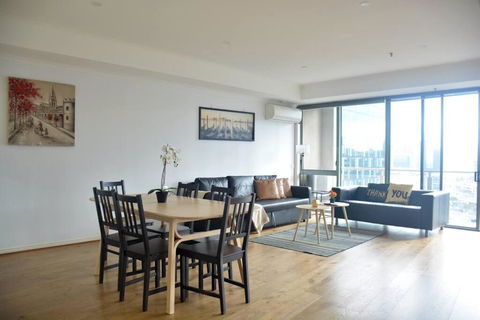 RiverView Spacious 3BR2Bath2Car WifiPoolGym Crown - Your Accommodation 3