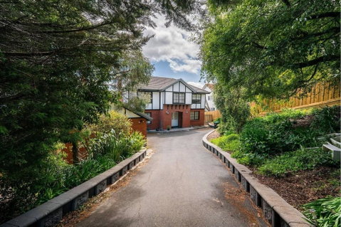 Riveting House With Incredible Water-view At SandyBay - Your Accommodation 0