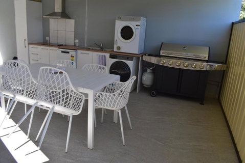 Riviana Motel - Your Accommodation 2
