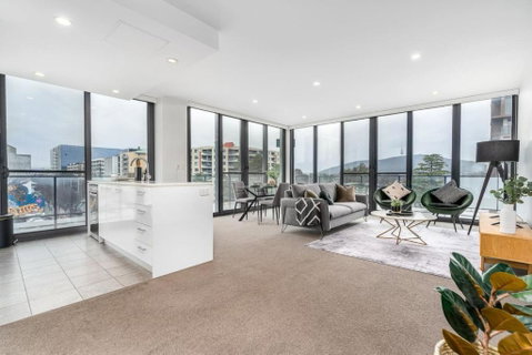 Roomy 2BR 2BA City-Centre Apt - Your Accommodation 0