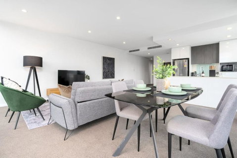 Roomy 2BR 2BA City-Centre Apt - Your Accommodation 1