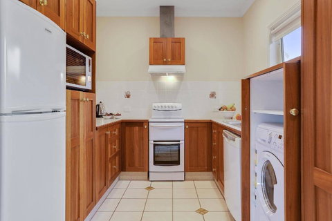 Robyn\'s Nest Lakeside Resort - Your Accommodation 3