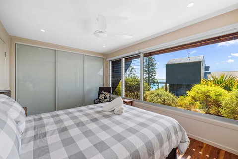 Rock Ledge - Your Accommodation 3