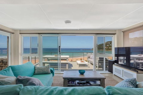 Rocklands Palm Beach Front - Your Accommodation 0