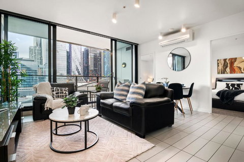 Rooftop Pool 2BR Apartment At Marvel Stadium With Free Parking - Your Accommodation 0