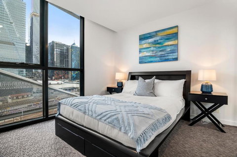 Rooftop Pool 2BR Apartment At Marvel Stadium With Free Parking - Your Accommodation 3