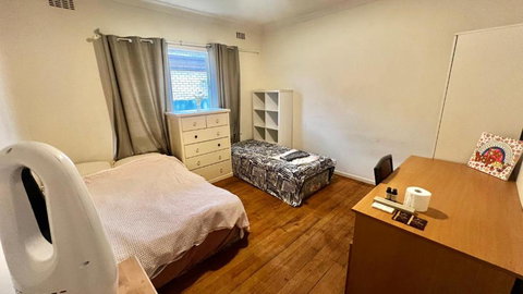Room Near Tullamarine Airport - Your Accommodation 2