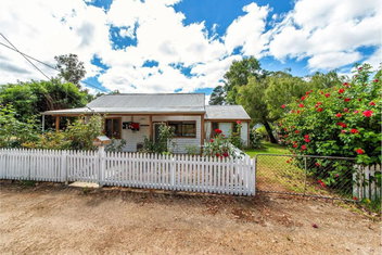 Rose Cottage Nannup with Your Accommodation