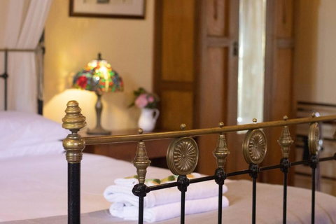 Rose Petal Cottage - Your Accommodation 3