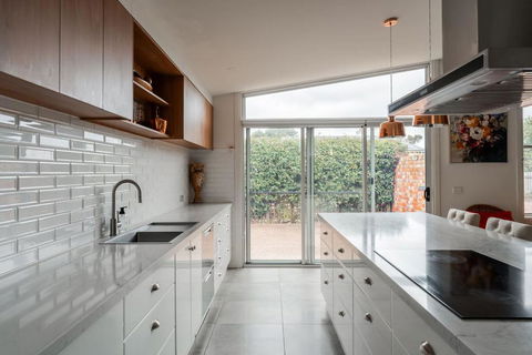 Rose Villa Heritage Home With Parking & WiFi - Your Accommodation 2