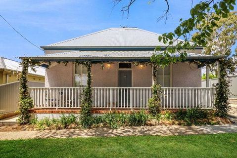 RoseBerne Cottage - Your Accommodation 0