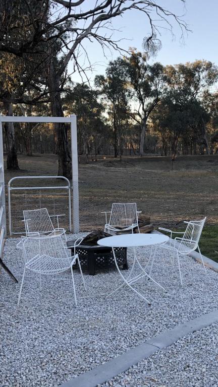 Rosewood Cottage - Your Accommodation 1