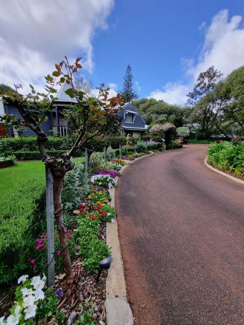 Rosewood Guesthouse - Your Accommodation 1